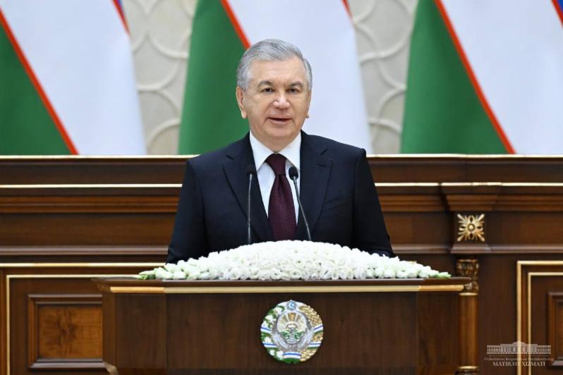 Prezident Shavkat Mirziyoyev yangi chaqiriq Oliy Majlis Senatining birinchi majlisida ishtirok etmoqda